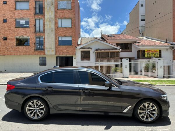 BMW 530i AUT - 2019 - Imagen 6