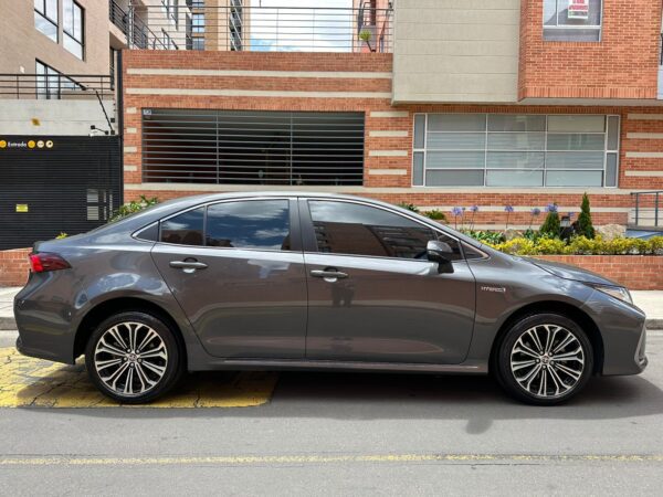 TOYOTA COROLLA SEG HÍBRIDO AUTO - 2023 - Imagen 3